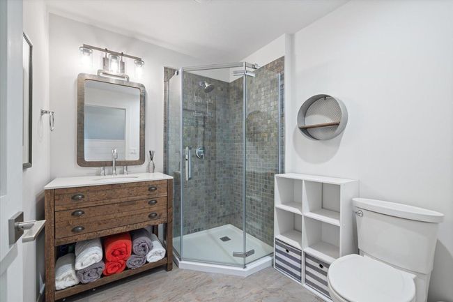 39-2nd Floor _ Bathroom.jpg | Image 20