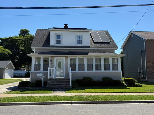 469 Chester Street, Hempstead, NY, 11553 | Card Image