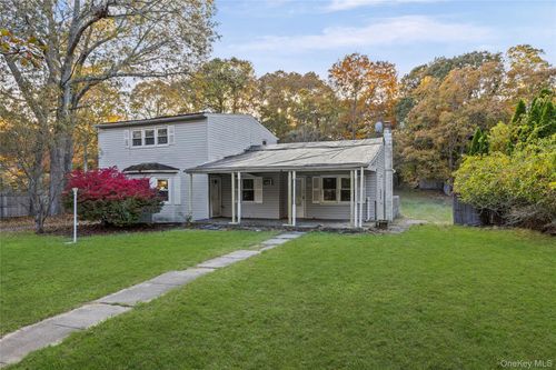 10 West St, Middle Island, NY, 11953-1769 | Card Image