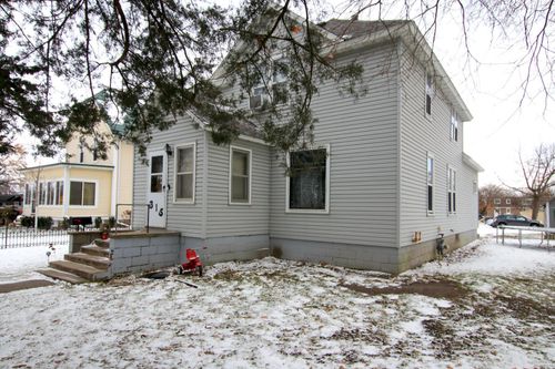 315 Hassan St Se, Hutchinson, MN, 55350-2525 | Card Image