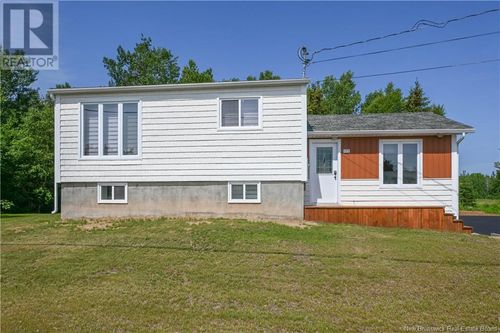 171 12e Rue, Shippagan, NB, E8S1C4 | Card Image