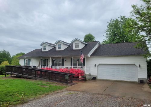 325 W North St, Dix, IL, 62830-1437 | Card Image