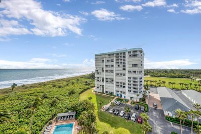 1007 - 2800 N Highway A1a, Condo with 2 bedrooms, 2 bathrooms and null parking in Hutchinson Island FL | Image 2