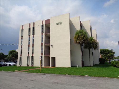 103-7-9431 Sw 4th St, Miami, FL, 33174 | Card Image