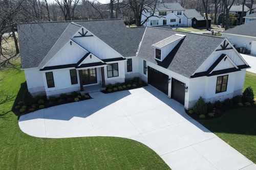5615 Old Orchard Trl, Orchard Lake, MI, 48324-2344 | Card Image