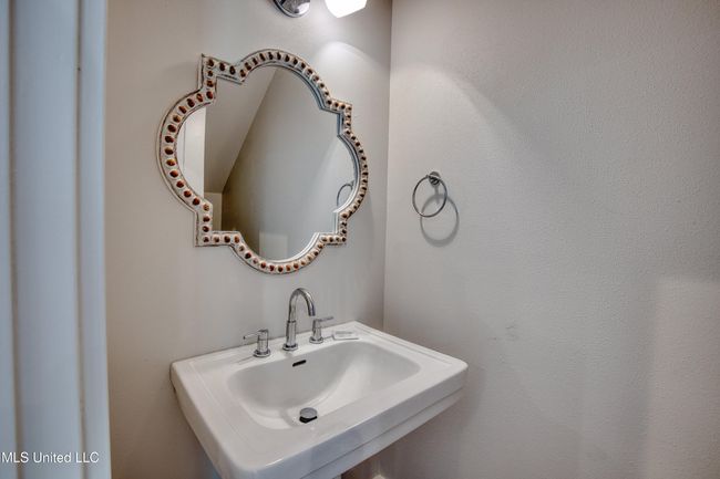 Half bath | Image 8