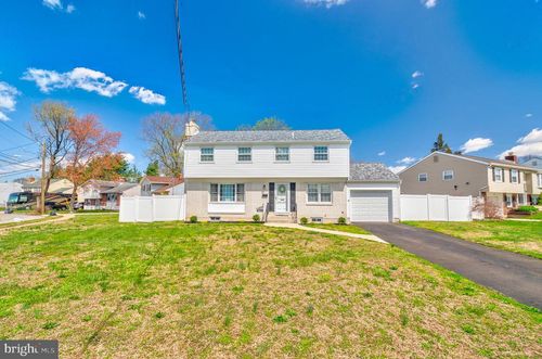 501 E Franklin Ave, EDGEWATER PARK, NJ, 08010-1811 | Card Image