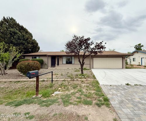 8411 E Sommer Dr, Prescott Valley, AZ, 86314-8522 | Card Image