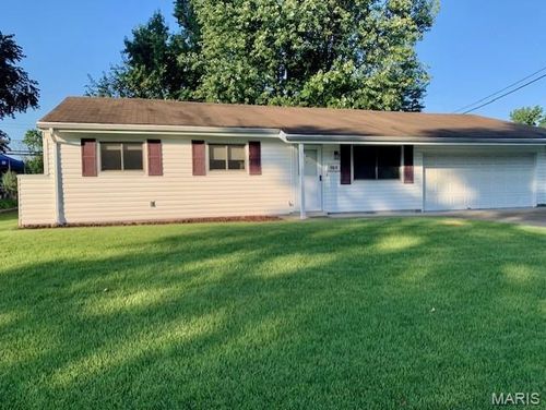 660 Central Parkway, Florissant, MO, 63031 | Card Image