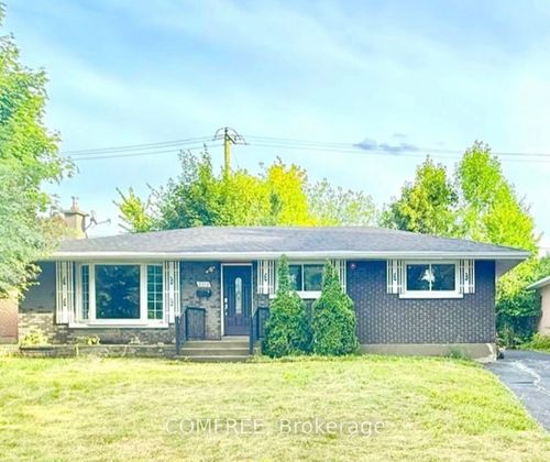2372 Riley Ave, Ottawa, ON, K2C1J9 | Card Image