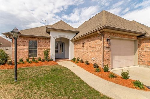 809 Decatur St, Ponchatoula, LA, 70454-9715 | Card Image