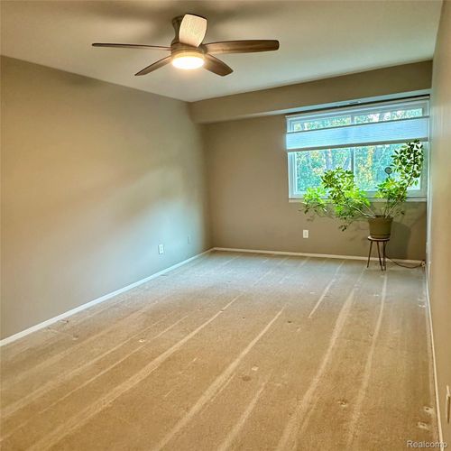 apt-301-3855 Lone Pine Rd, West Bloomfield, MI, 48323-2927 | Card Image