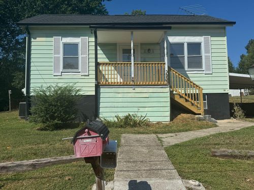 90 Hylton Ave, Danville, VA, 24541-4820 | Card Image