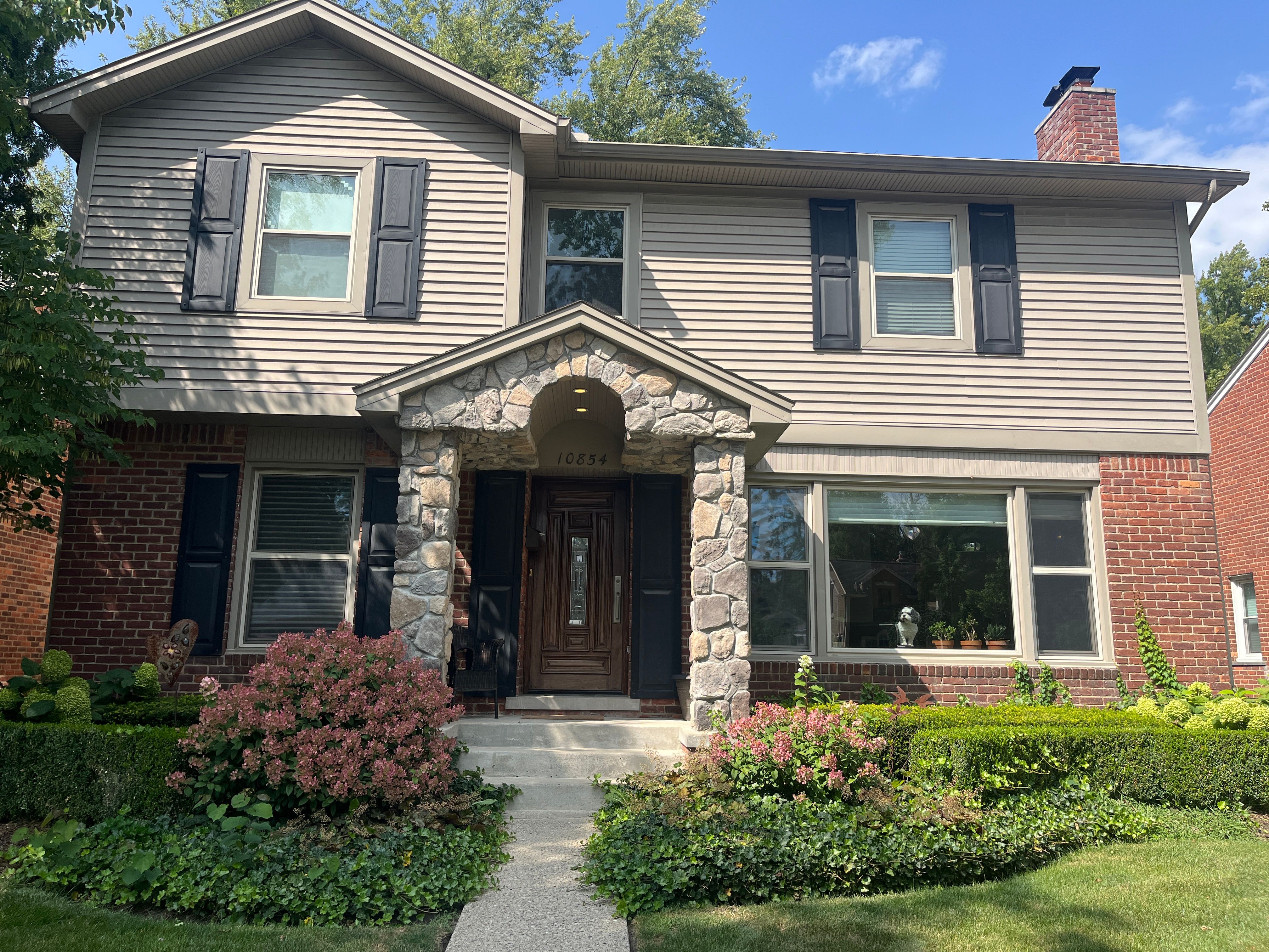 Nadine Ave, Huntington Woods, MI 48070