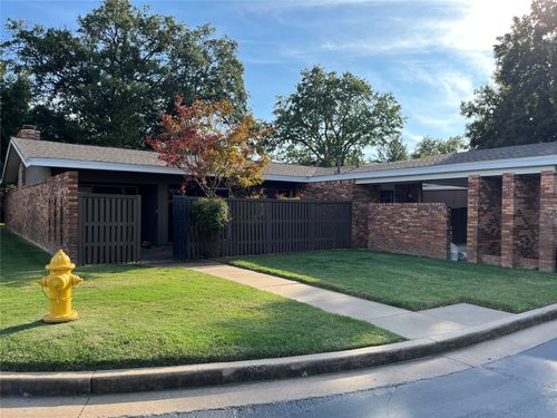 e1-2134 E 59th Place S, Tulsa, OK, 74105 | Card Image