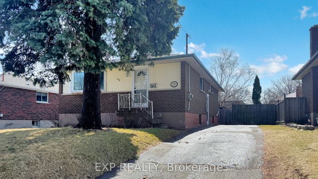 769 Olive Ave, House other with 4 bedrooms, 1 bathrooms and 4 parking in Oshawa ON | Image 5