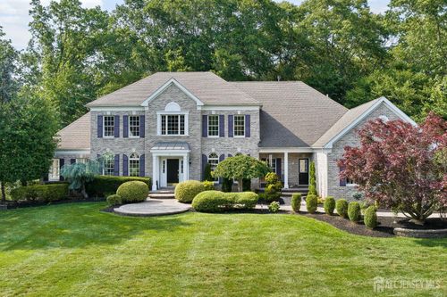 7 Shady Brook Ln, Cranbury, NJ, 08512-2611 | Card Image