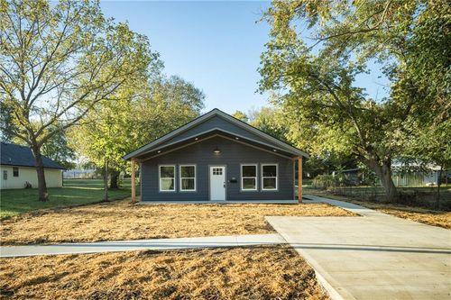 305 Pacific St, Holden, MO, 64040-1058 | Card Image