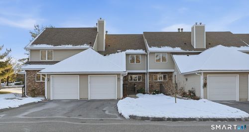 3-3 Steeplechase Dr, Newington, CT, 06111-5700 | Card Image