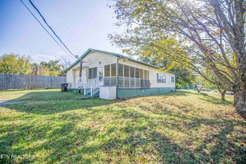 408 Quince Robinson Rd, Greenback, TN, 37742-2909 | Card Image