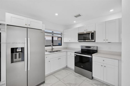 2492-2492 Sw 44th Street, Miami, FL, 33142 | Card Image