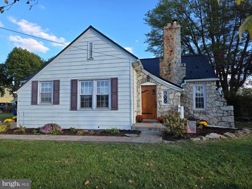 18452 Path Valley Rd, DRY RUN, PA, 17220-9724 | Card Image