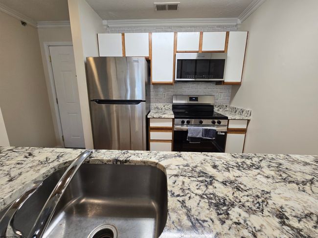 1205 University Commons Dr, Condo with 4 bedrooms, 4 bathrooms and 3 parking in Star City WV | Image 8