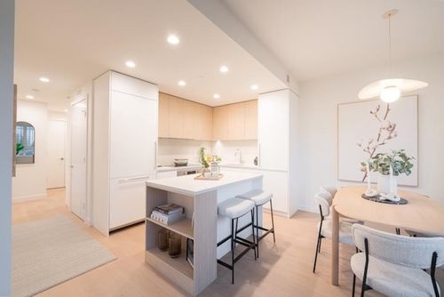 205-585 Kemsley Ave, Coquitlam, BC, V3J3Z4 | Card Image