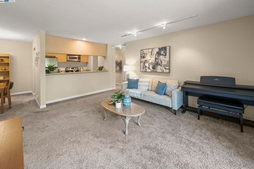 apt-233-1087 Murrieta Blvd, Livermore, CA, 94550-4123 | Card Image