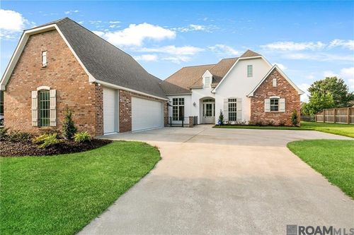 35352 Oak Haven Ave, Geismar, LA, 70734-3181 | Card Image