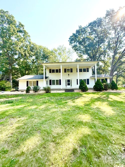 502 Honeyshade Dr, Chesterton, IN, 46304-1629 | Card Image