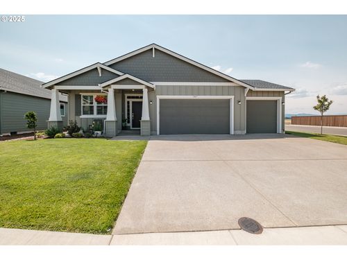 1447 Gladiola Dr, Junction City, OR, 97448-8368 | Card Image