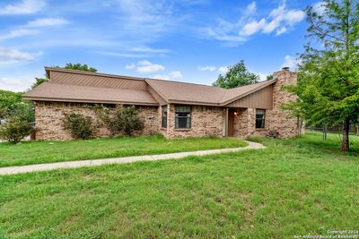 912 San Jacinto St, House other with 3 bedrooms, 2 bathrooms and null parking in Lockhart TX | Image 2