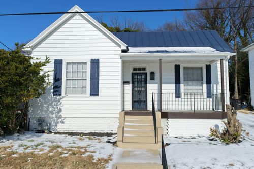 860 Stokes St, Danville, VA, 24541-2911 | Card Image