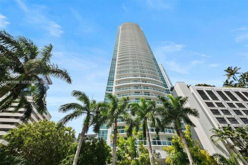 3207-951 Brickell Ave, Miami, FL, 33131-3930 | Card Image