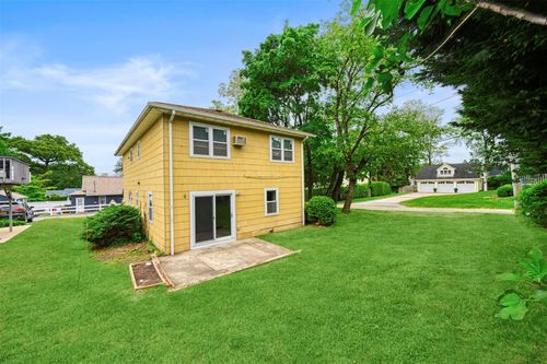 10 Murray St, Bayville, NY, 11709-3112 | Card Image