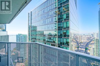 3901 - 100 Harbour St, Condo with 1 bedrooms, 1 bathrooms and null parking in Toronto ON | Image 3