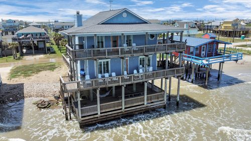 13134 Gulf Beach Dr, Freeport, TX, 77541-8353 | Card Image