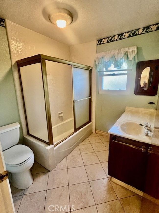Shared full bathroom for Bedroom #1 & #2 | Image 29