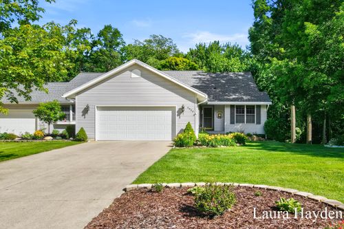 6880 Beechwood Drive, Boston Township, MI, 48881 | Card Image