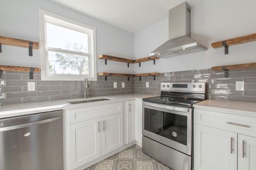 a-2418 Maplecrest Dr, Nashville, TN, 37214-1713 | Card Image