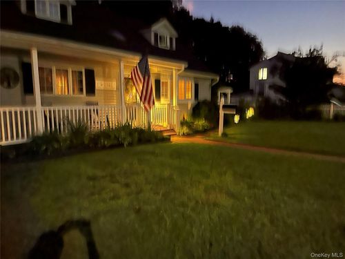 22 Jersey St, Babylon, NY, 11704-1206 | Card Image