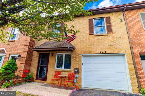 17916 Clubhouse Dr, HAGERSTOWN, MD, 21740-7920 | Card Image