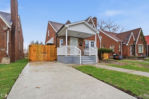 9991 Robson St, Detroit, MI, 48227-2416 | Card Image