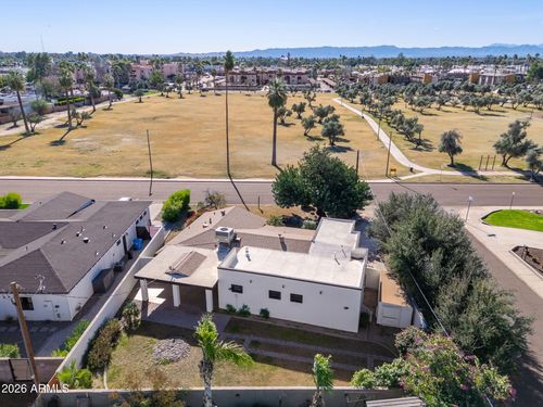 3002 E Glenrosa Ave, Phoenix, AZ, 85016-5830 | Card Image