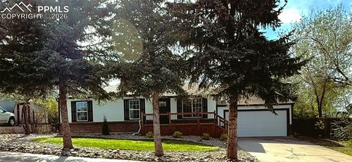 995 Oakwood Dr, Castle Rock, CO, 80104-1634 | Card Image