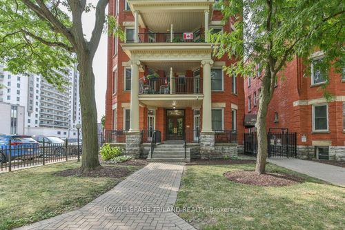 101-285 Queens Ave, London, ON, N6B1X2 | Card Image
