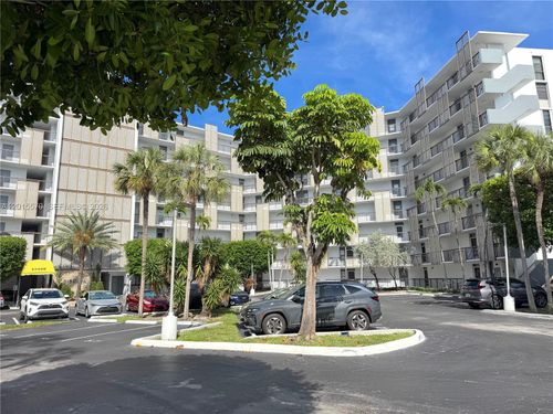 209-20400 W Country Club Dr, Aventura, FL, 33180-1665 | Card Image