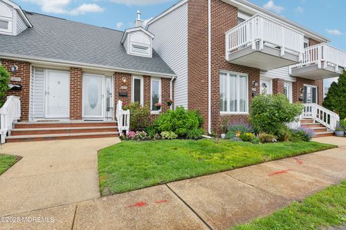 30-25 Meadow Ave, Monmouth Beach, NJ, 07750-1062 | Card Image