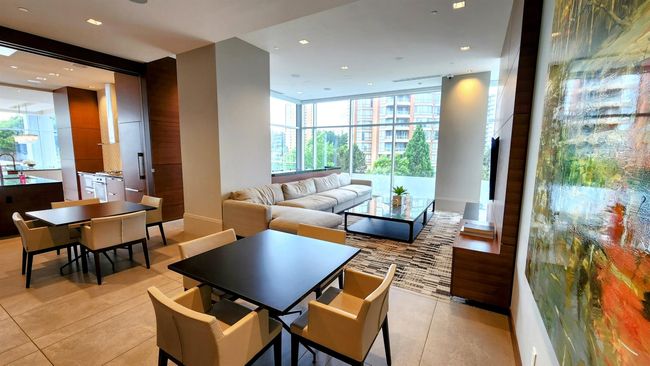 Party rooms able to be partitioned into separate rooms | Image 15